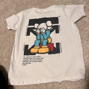 Off-white unisex tshirt